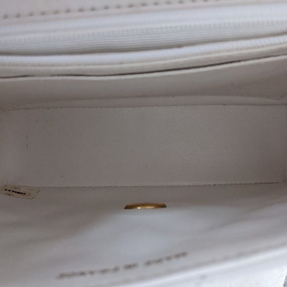 Chanel classic mini flap bag white and gold - Picture 6 of 12